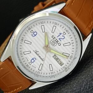 Vintage 1976 Seiko Automatic Mens Silver Watch W/daydate & Blue accents